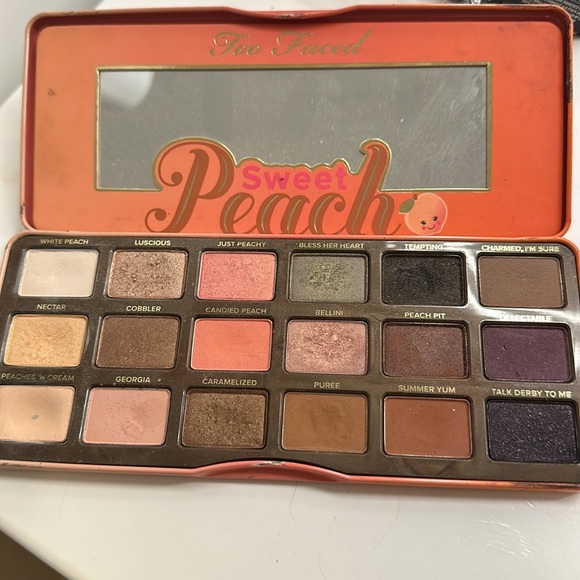 Sweet peach too faced eyeshadow palette - Picture 2 of 2